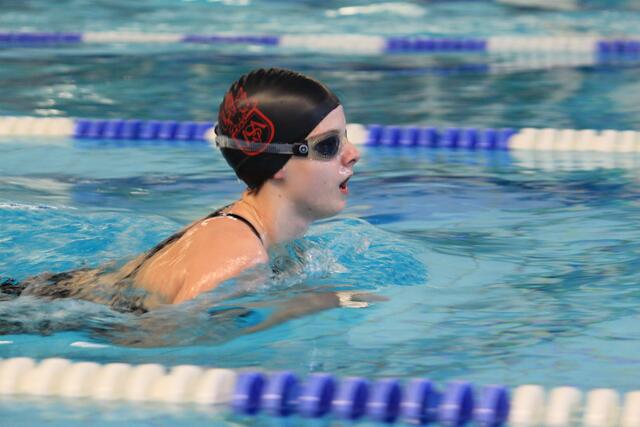 Emma Nagel schwimmt ein tolles Rennen!