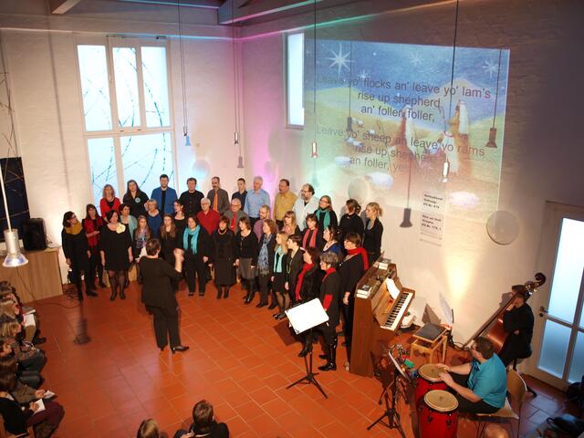 Der Gospelchor Colours sorgte mit seinem Konzert in der Zachäuskirche für Weihnachtsfreude