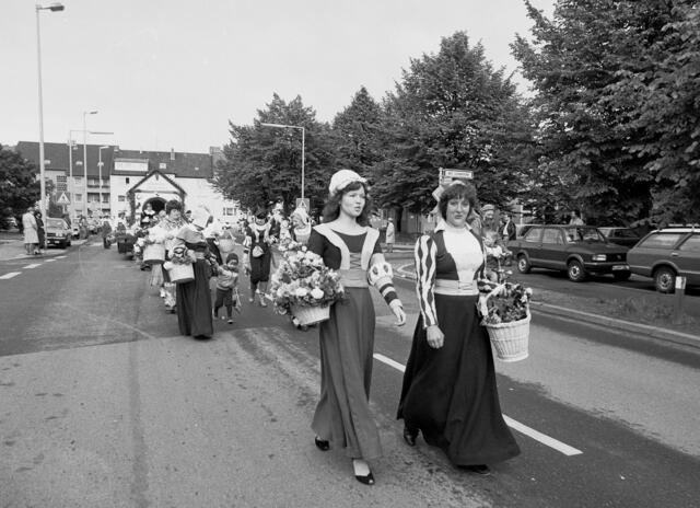 Der große Schützenausmarsch in Hannover-Döhren zur 1000-Jahr-Feier des Stadtteils 1983.