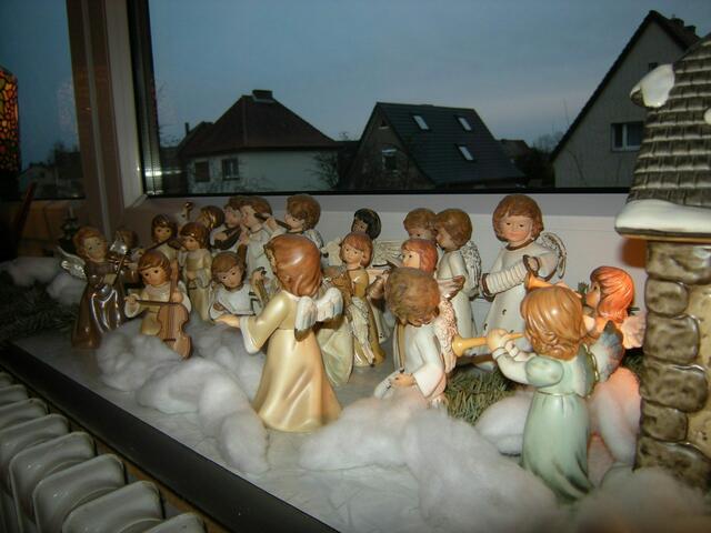 Die Sonne ist schon am untergeh´n,                             man kann die ersten Schatten seh´n.