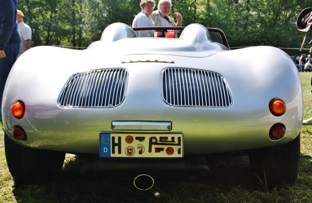 Oldtimer auf dem Burgdorfer Pferde- und Hobbytiermarkt