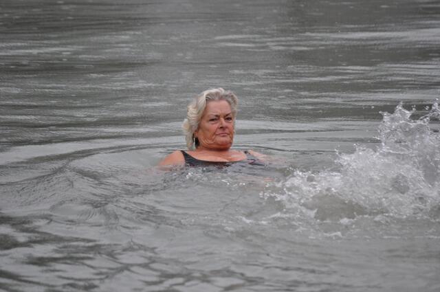 Drehte munter ein paar Runden im Kanal! Respekt!