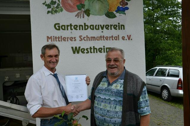 ... und Max hatte  nicht die geringsten Zweifel, dass sein Erster Vorstand die Prüfung besteht.    Gratulation !