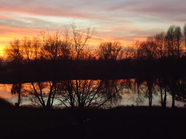 Sonnenaufgang am 29.12.2012 über Wasserschutzgebiet Zirgesheim