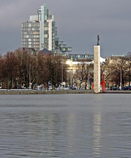Blick vom Maschsee auf das Gebäude der NORD/LB