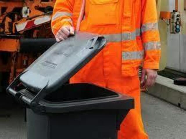 Freundliche Dienstleister bei der Arbeit. | Foto: Unbekannt