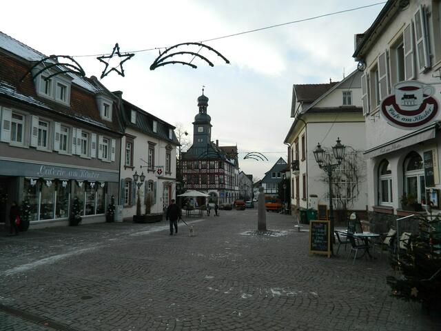 Auf der Strasse vom Kloster zum Rathaus