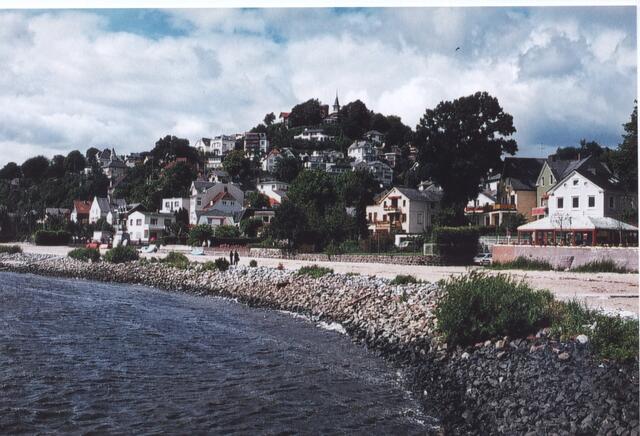 Blankenese mit Süllberg, ehemaliges Fischerdorf,        von dort setzten im Mittelalter die Pilger über die Elbe