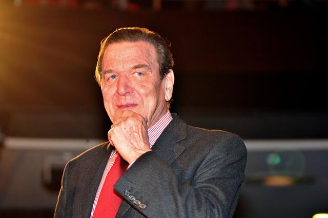 Alt-Kanzler Gerhard Schröder bekam viel Beifall.