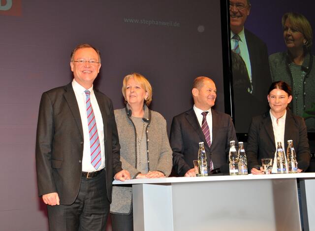 Ein Kandidat, zwei Regierungschefs: v.l. Stephan Weil, Hannelore Kraft, Olaf Scholz.