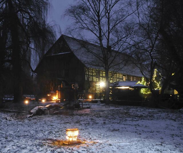 Der Schauplatz für die Feuershow, die Wiese gegenüber der Mühle