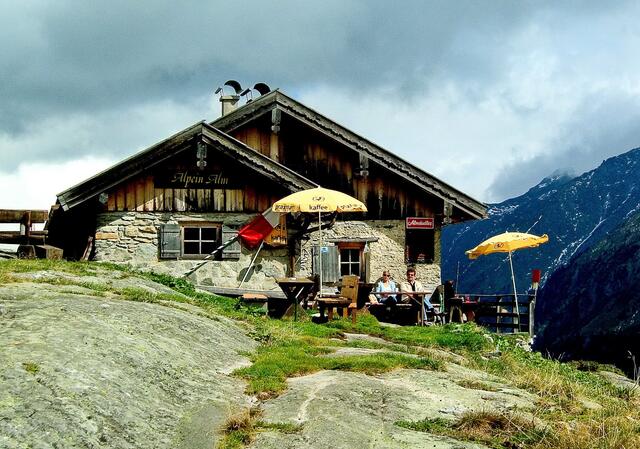 Die Alpeinalm, auf dem Weg zur Franz Senn Hütte