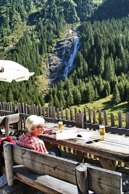 Eine Radler-Pause an der Grawa-Alm