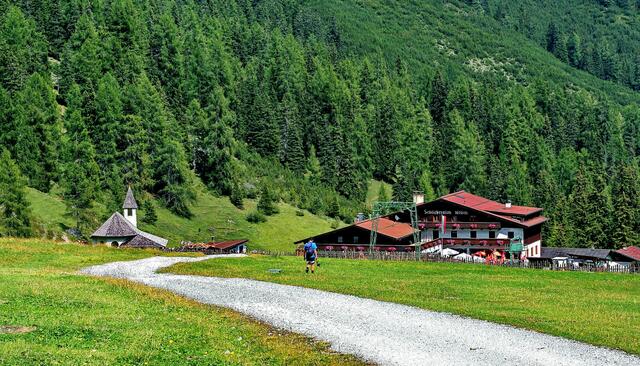 Vom Kreuzjoch nach Fulpmes über die Schlicker-Alm