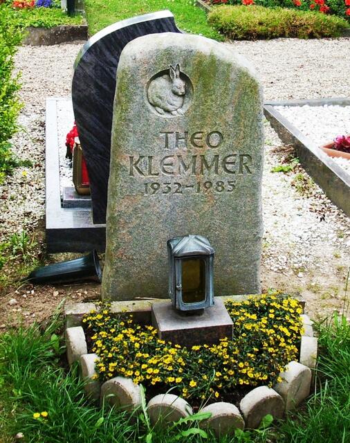 Das Kaninchen bleibt ihm treu.