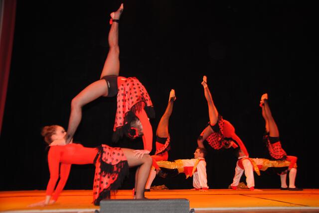 ... zeigte Akrobatik und ....