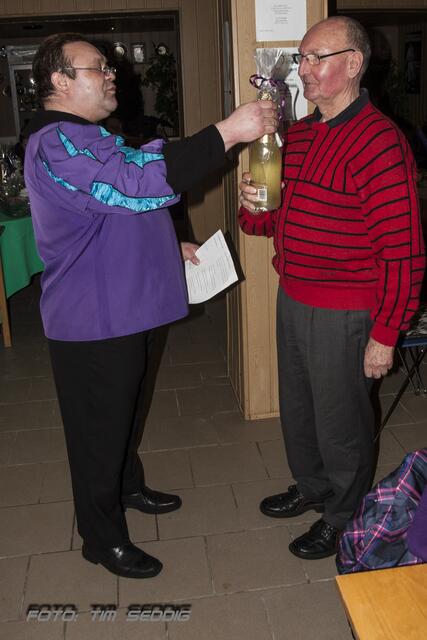 Reiner Tschentscher wird für 15 Jahre Mitgliedschaft geehrt | Foto: Tim Seddig