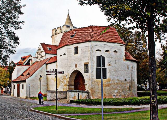 Das Marientor (Marienplatz) wurde 1455/56 als erstes steinernes Tor der Stadtmauer errichtet.