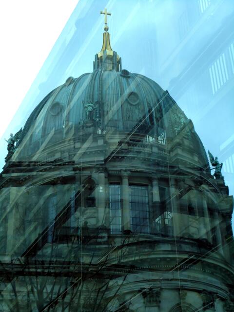 Moderne trifft klassische Architektur - Berliner Dom (Foto: Katja Woidtke)