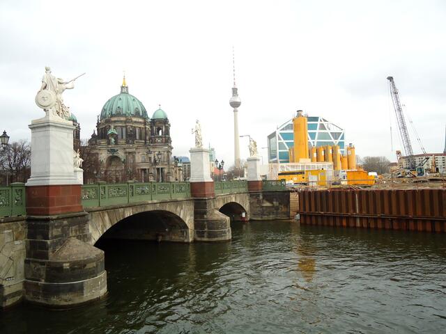 Schlossbrücke in Berlin und die Innenstadtbaustellen (Foto: Katja Woidtke)