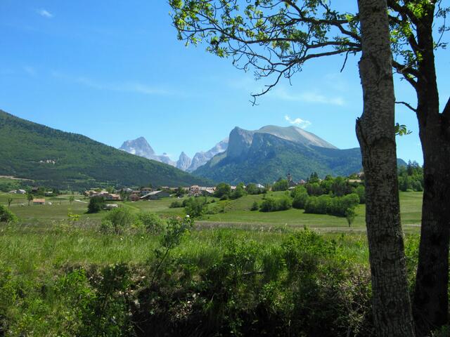 am Wegesrand die Ausläufer der Alpen , vom Burgund zur Provence