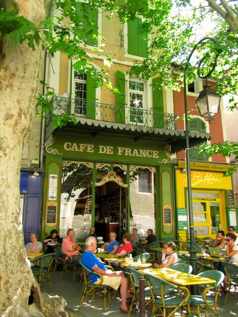 typische französische Idylle in L’Isle-sur-la-Sorgue