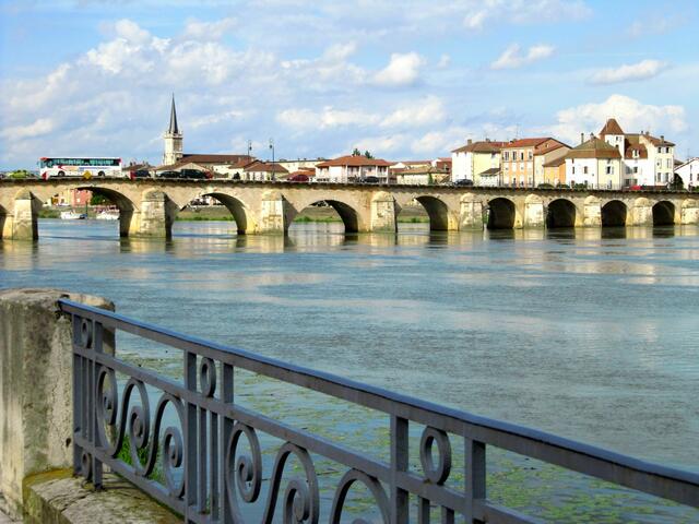 alte Steinbrücke über Saone in Macon