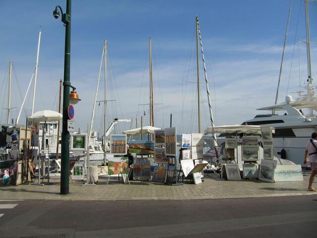 Seafront von Saint-Tropez, französische Hafenstadt der Schönen und Reichen
