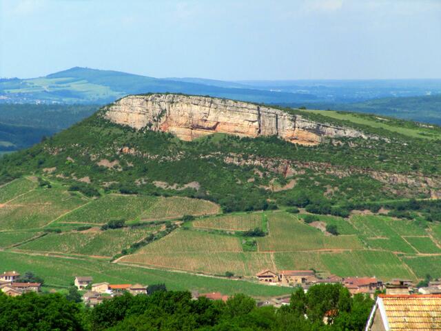 Sol de Solutre - Kalksteinfelsen, der wie eine Sphinx in der Landschaft liegt