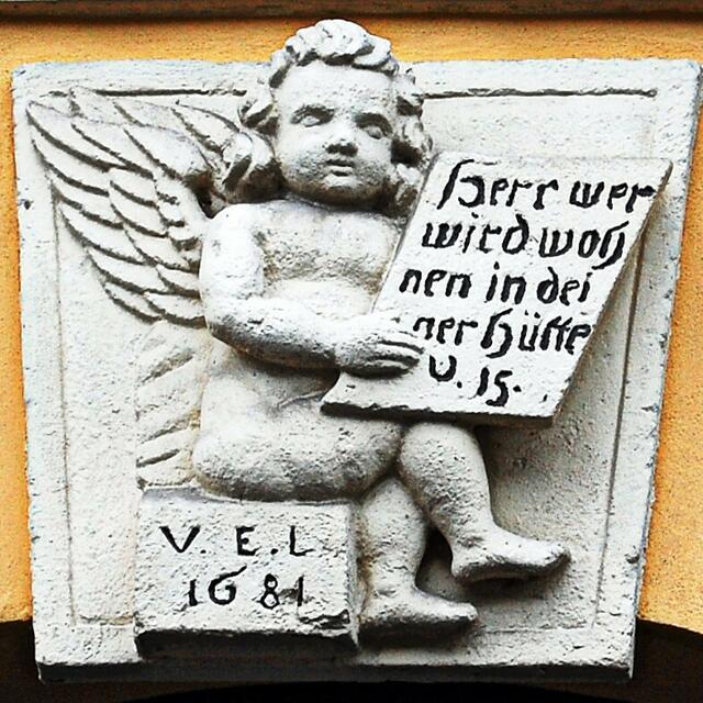 Detail eines Türportals in der Neustraße
