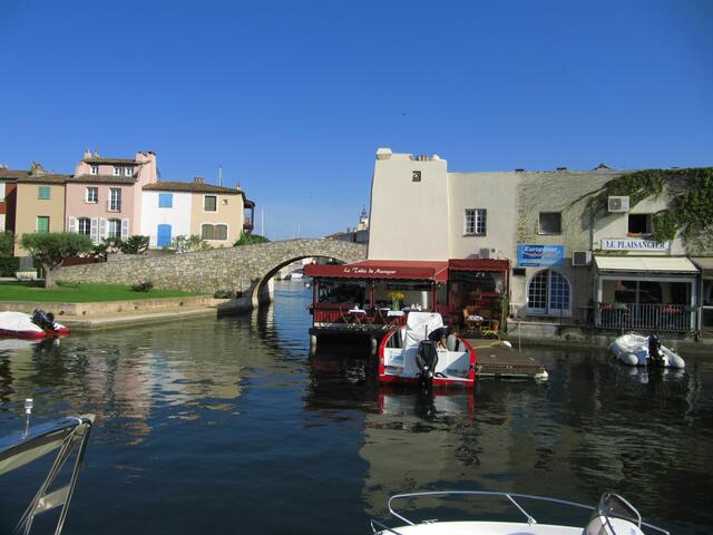 Port Grimaud liegt an der Cote d'Azur in direkter Nachbarschaft zu St.Tropez