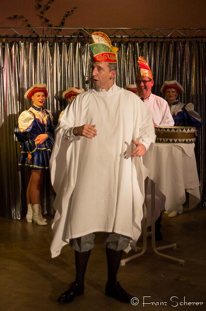 Großer ORCC-Faschingsball 2013 - Eine Klasse für sich: Dr. Hannes Pröller schlüpfte bei seinem Auftritt in die Rollen der ehemaligen ORCC-Präsidenten