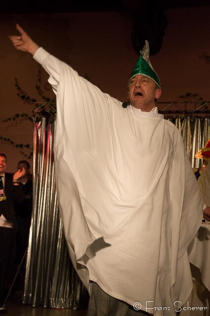 Großer ORCC-Faschingsball 2013 - Eine Klasse für sich: Dr. Hannes Pröller schlüpfte bei seinem Auftritt in die Rollen der ehemaligen ORCC-Präsidenten.