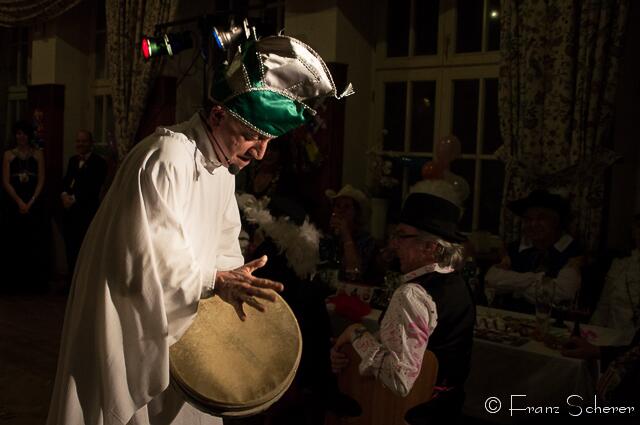 Großer ORCC-Faschingsball 2013 - Eine Klasse für sich: Dr. Hannes Pröller schlüpfte bei seinem Auftritt in die Rollen der ehemaligen ORCC-Präsidenten.