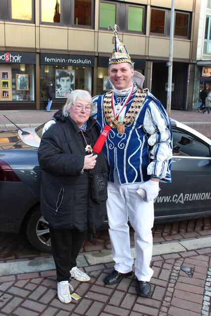 und Prinz Torsten I. der Funkenartillerie Blau- Weiß Döhren