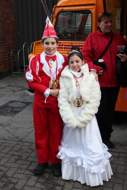 Das Kinderprinzenpaar bestehend aus Prinz Janek I. und Elaine I.
