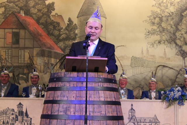 Laudatio des Humoris Causa Ordens Träger 2012, Volker Müller für die Nieders. Ministerin für Soziales, Frauen, Familie, Gesundheit und Integration Aygül Özkan