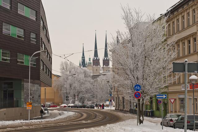 ... Blick von der Mansfelder Straße zur Marktkirche im Winter ...