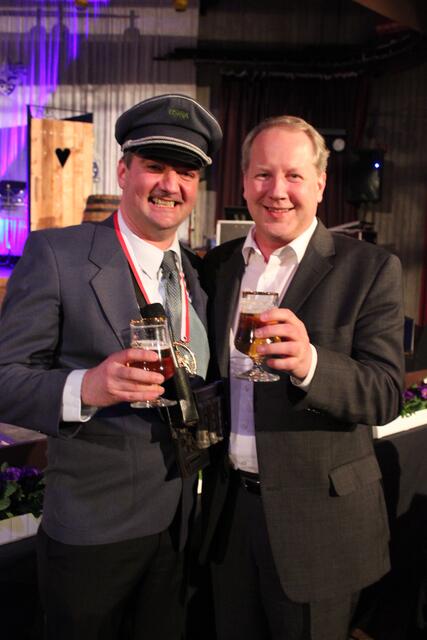 Rainer Behrens als "Der Busfahrer" und OB Kandidat Stefan Schostok, welcher ganz schön einstecken musste.