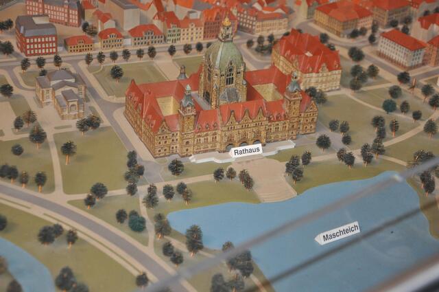 Das Rathaus in Miniaturausgabe als Modell.