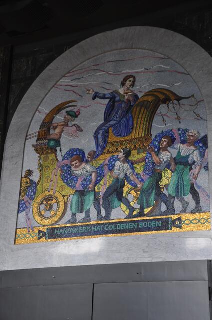 Der Mosaiksaal - Heute werden hier zu besonderen Feierlichkeiten Urkunden verliehen.