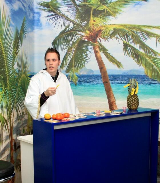 Der Engel erklärt die Aktion BOB.