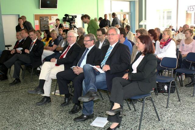 Besucher der Eröffnungsveranstaltung