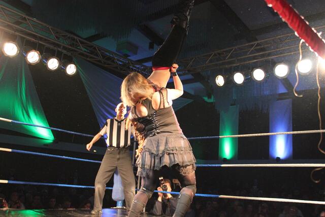 Kathie Lea vs. Layla Rose