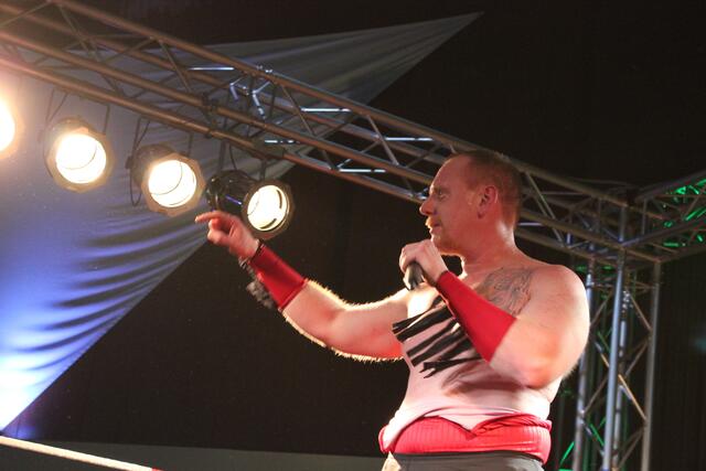stand Martin Nolte als Sieger des Royal Rumble fest und wird bei der "Rock´n Wrestling" Show im Mai auf Rick Steiner (ein teil der Steiner Brother´s)