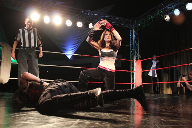 Kathie Lea vs. Layla Rose