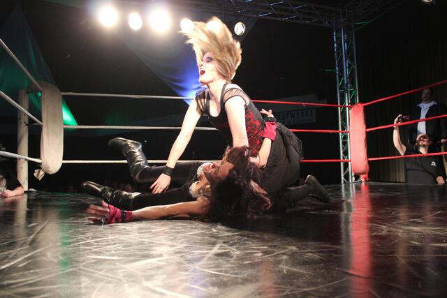 Kathie Lea vs. Layla Rose