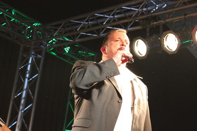 Ringsprech Rick Valentine bei der Ankündigung von