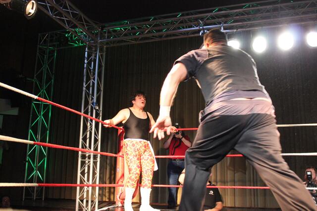 Jerry Sags (ein Teil der Nasty Boys) und Joe Legend vs. Beatings R Us