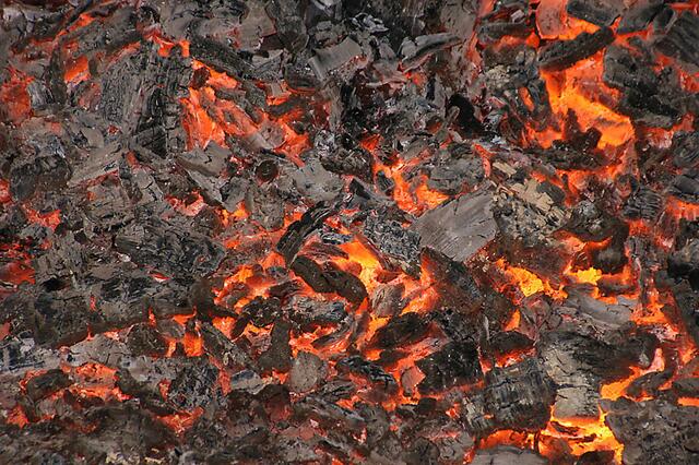 Nach 2 Stunden ist das Feuer abgebrannt